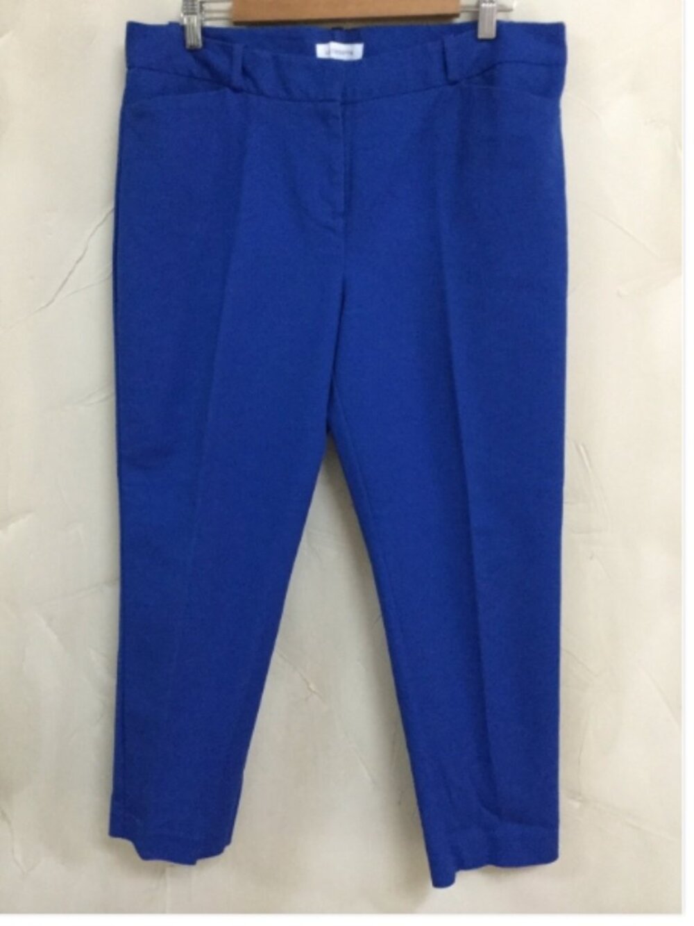 Liz Claiborne women size 12 Pants Emma Cropped Stretch Tapered Leg Royal Blue